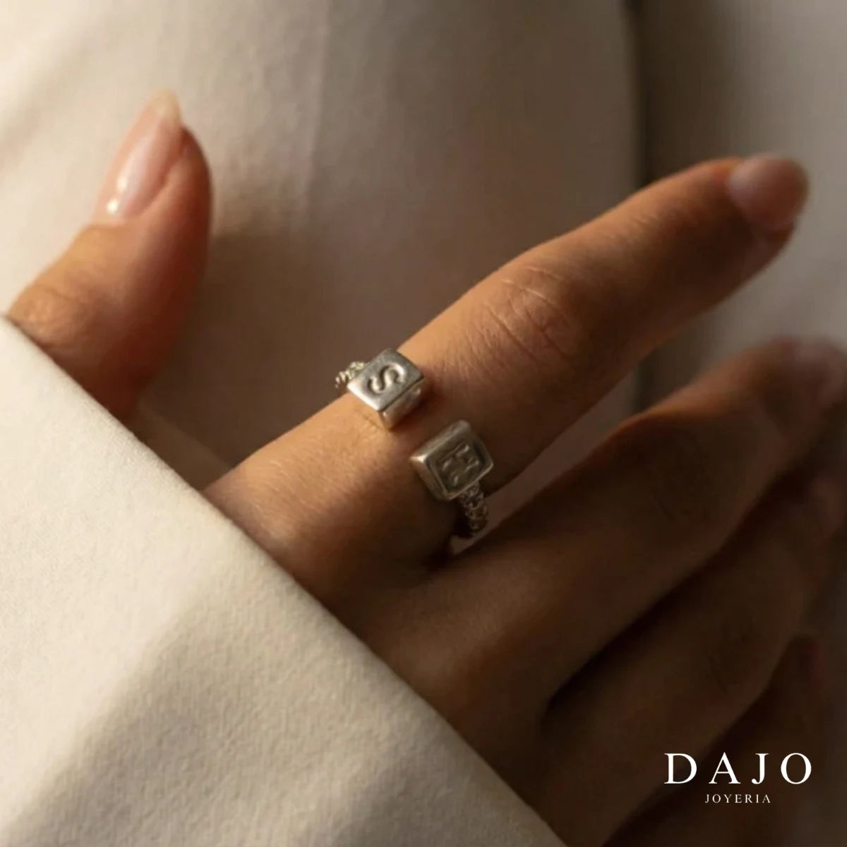 Anillo Cuadros con Inicial plata .925 - regalo para novia o mama | DAJO Joyeria