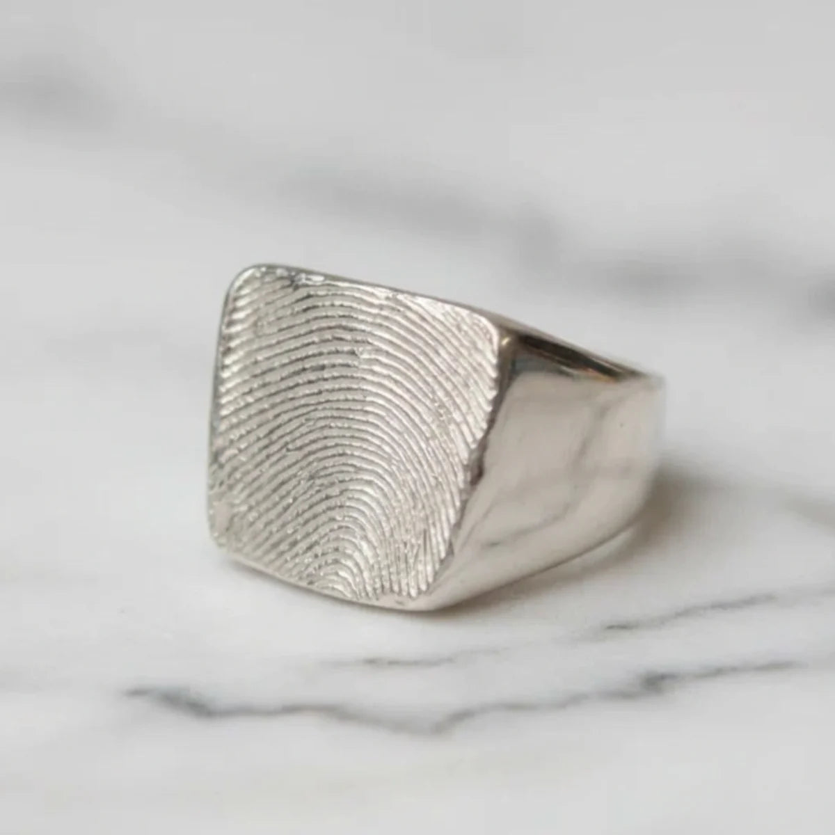 Anillo Huella Cuadrado Liso plata .925 - anillo con huella grabada personalizado | DAJO Joyeria