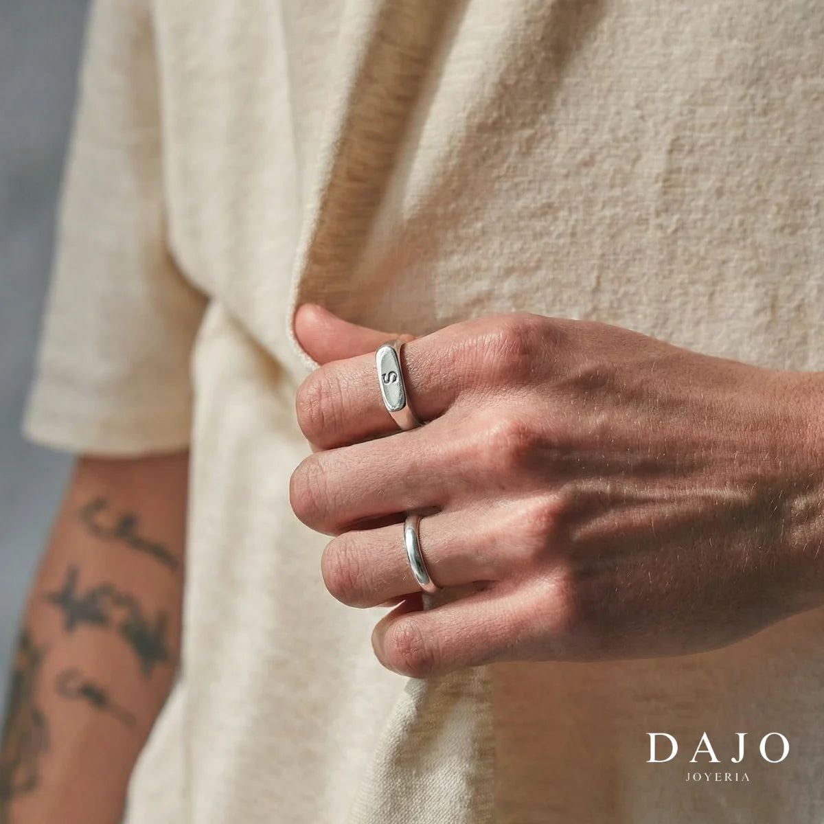 Anillo Rectangular con Inicial plata .925 - regalo para novia o mama | DAJO Joyeria