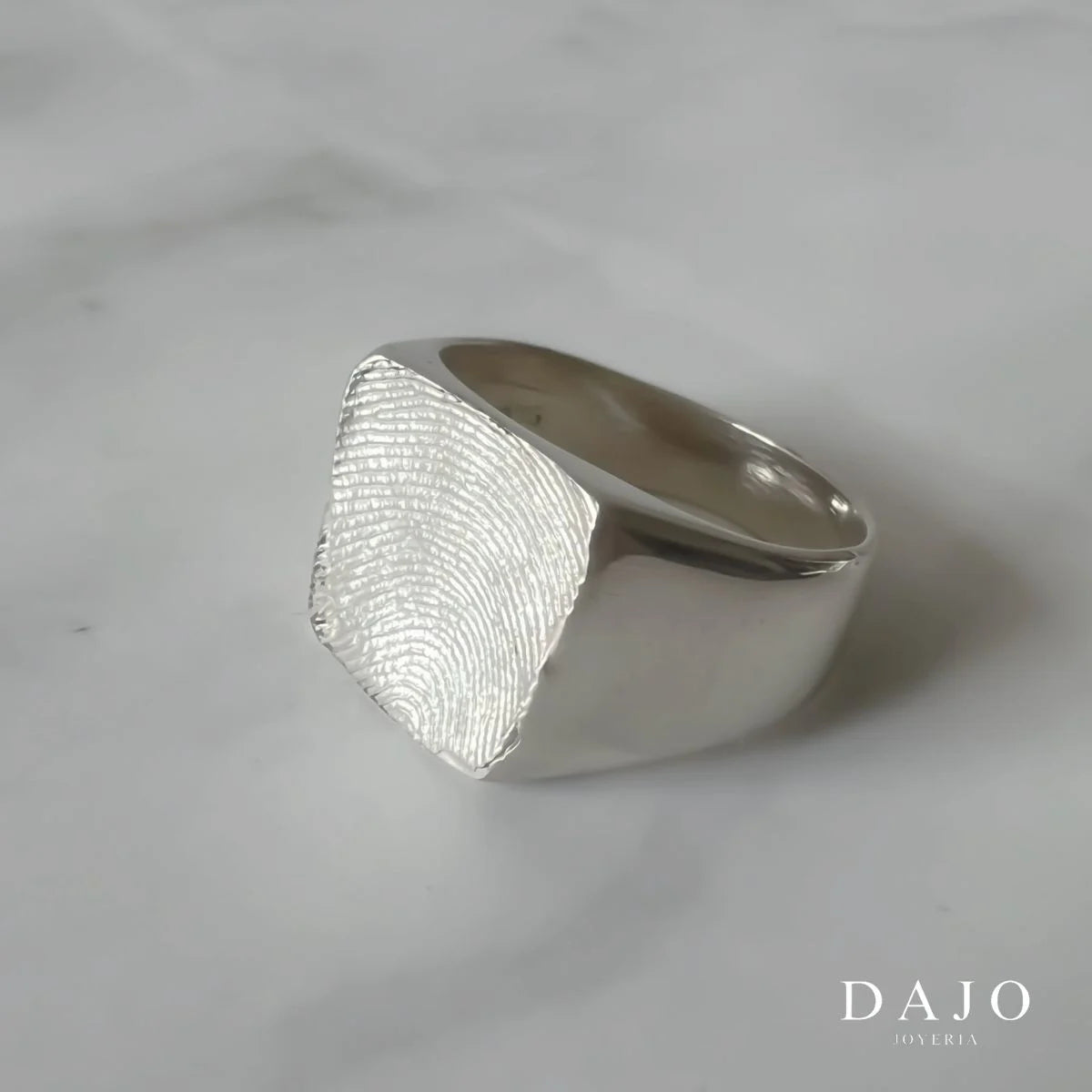 Anillo Huella Cuadrado Liso plata .925 - anillo con huella grabada personalizado | DAJO Joyeria