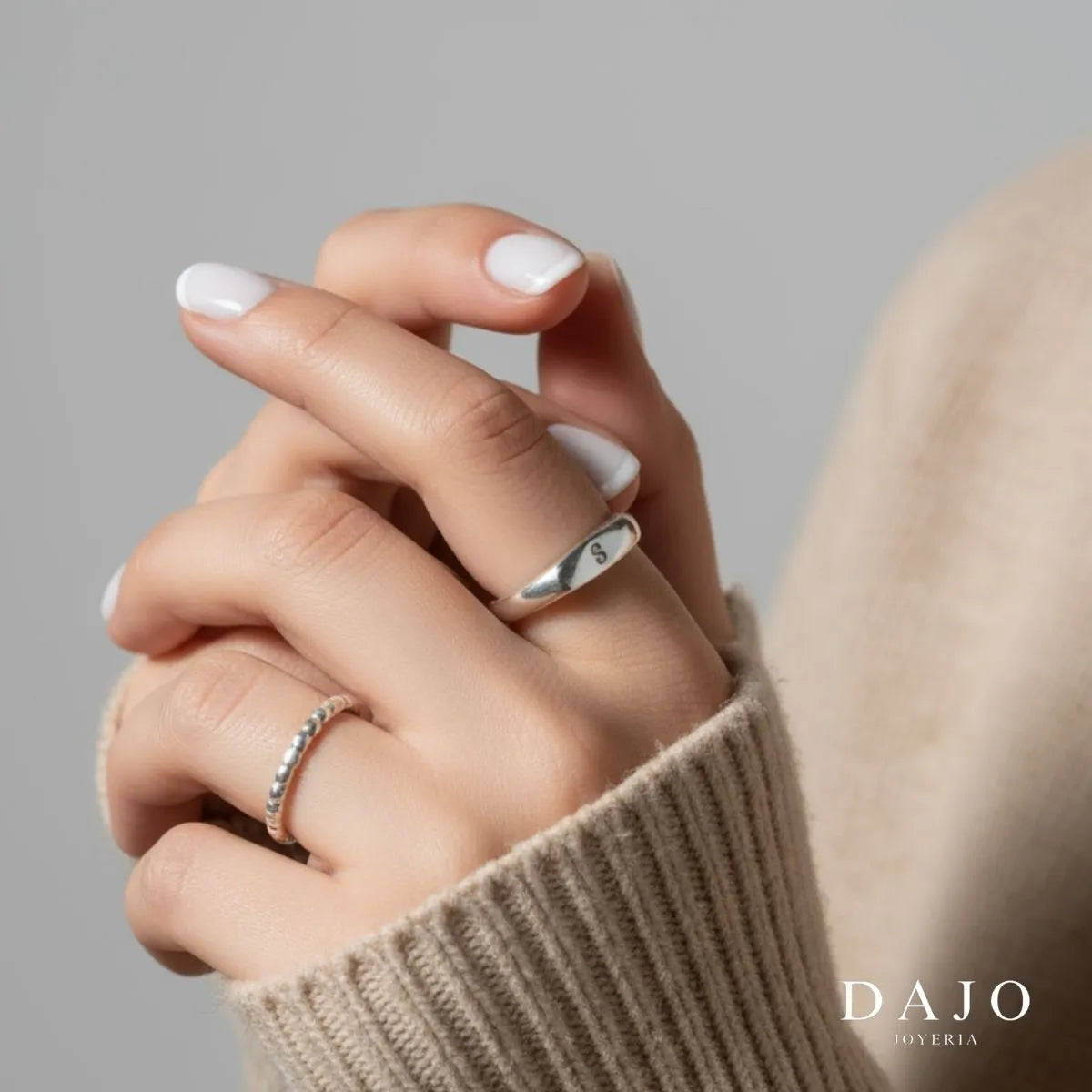Anillo Rectangular con Inicial plata .925 - regalo para novia o mama | DAJO Joyeria