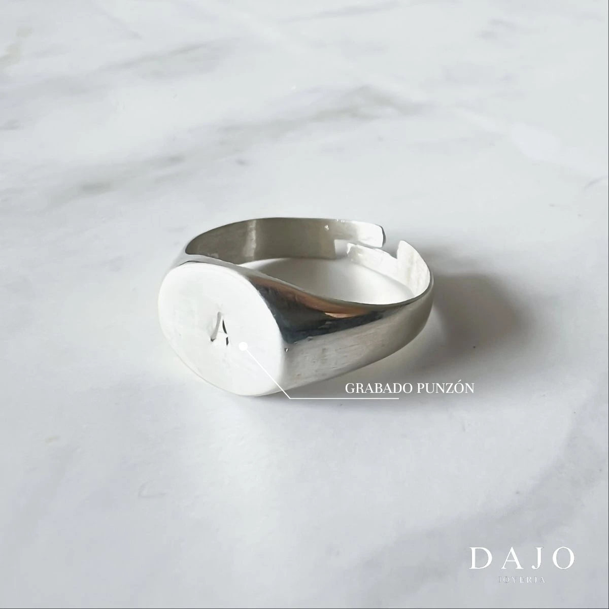 Anillo Circular con Inicial