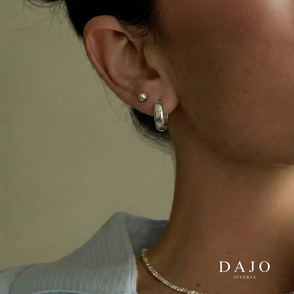 Arete Huggie 2 cm plata .925 - regalo para novia o mama | DAJO Joyeria