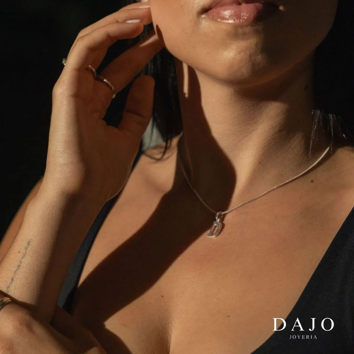 Dije Inicial plata .925 - joyeria artesanal hecha a mano en Mexico | DAJO