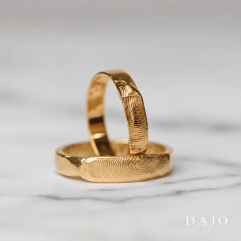 Par de Anillos Huella Argolla en oro sólido 10k, cada uno con su huella - DAJO