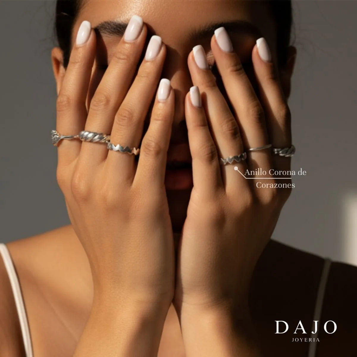 Anillo Corona de Corazones