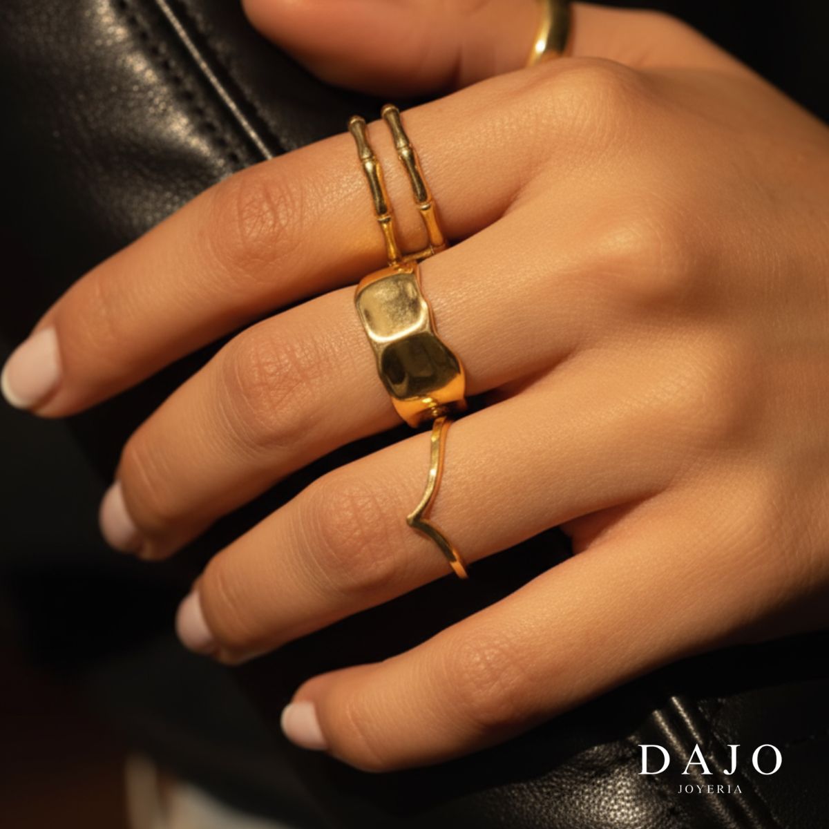 Anillo "V" (Oro Vermeil)