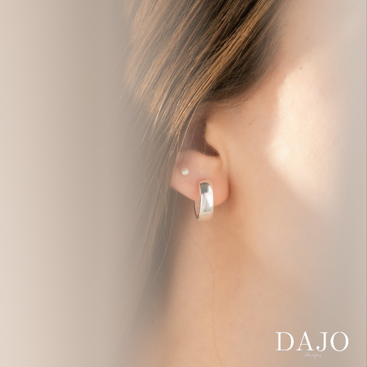 Arete Huggie 1.5 cm plata .925 - regalo para novia o mama | DAJO Joyeria