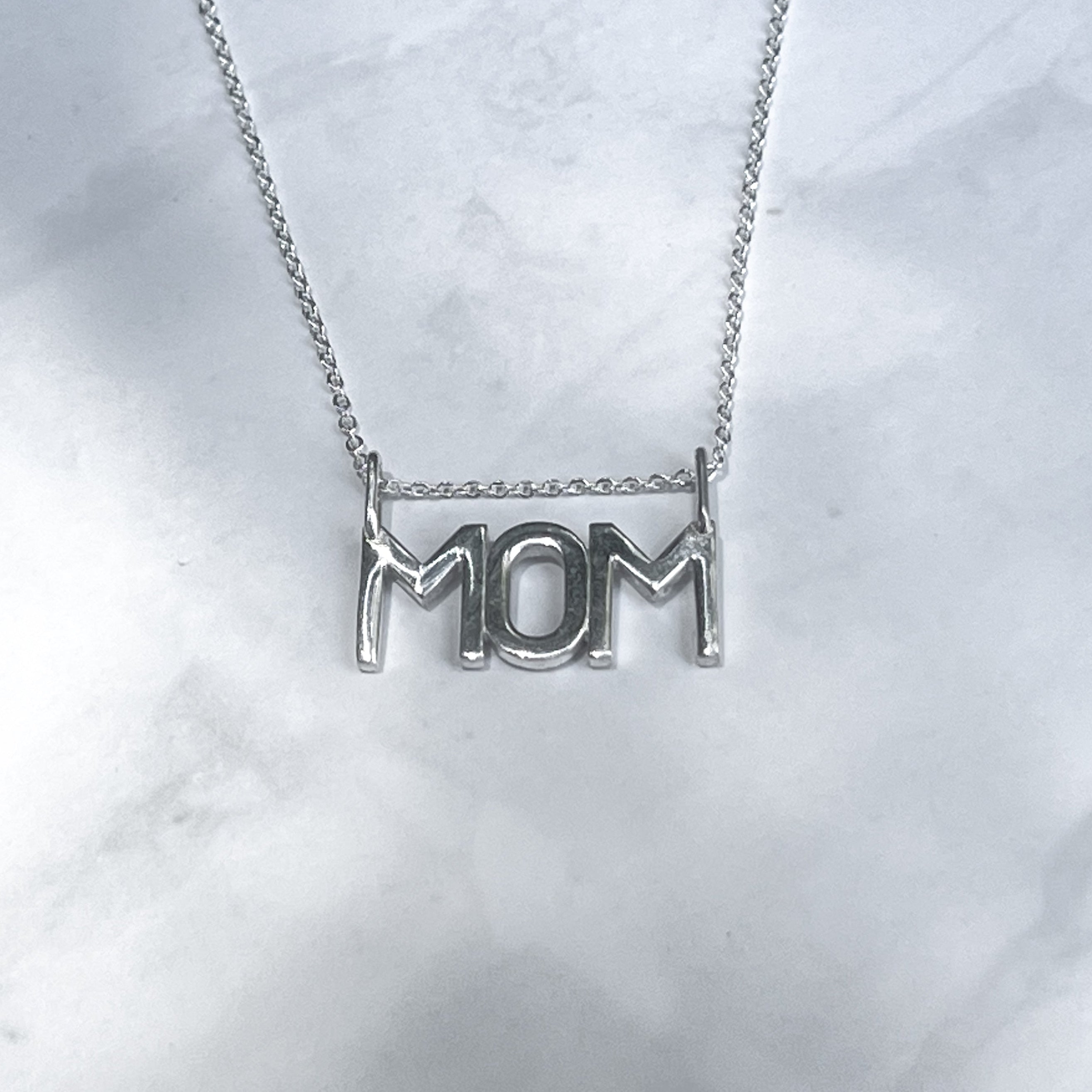 Dije Mom