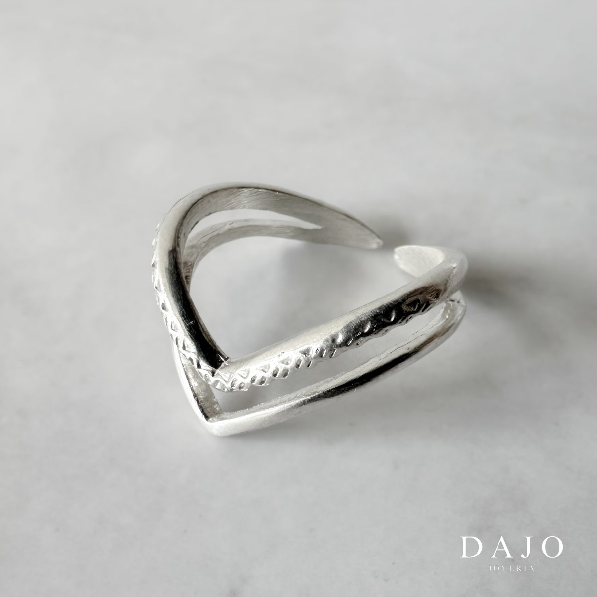 Anillo Doble V