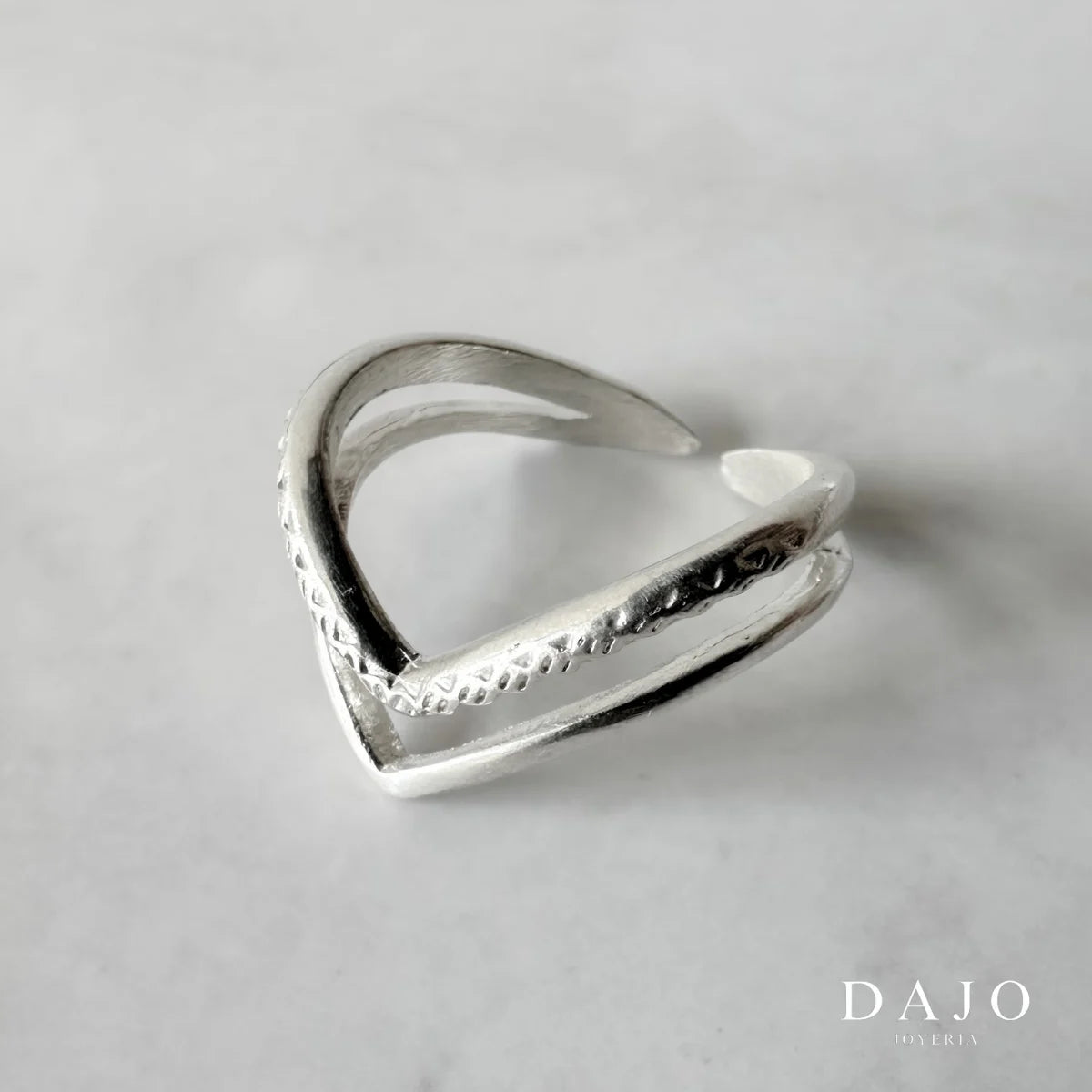 Anillo Doble V plata .925 - regalo para novia o mama | DAJO Joyeria