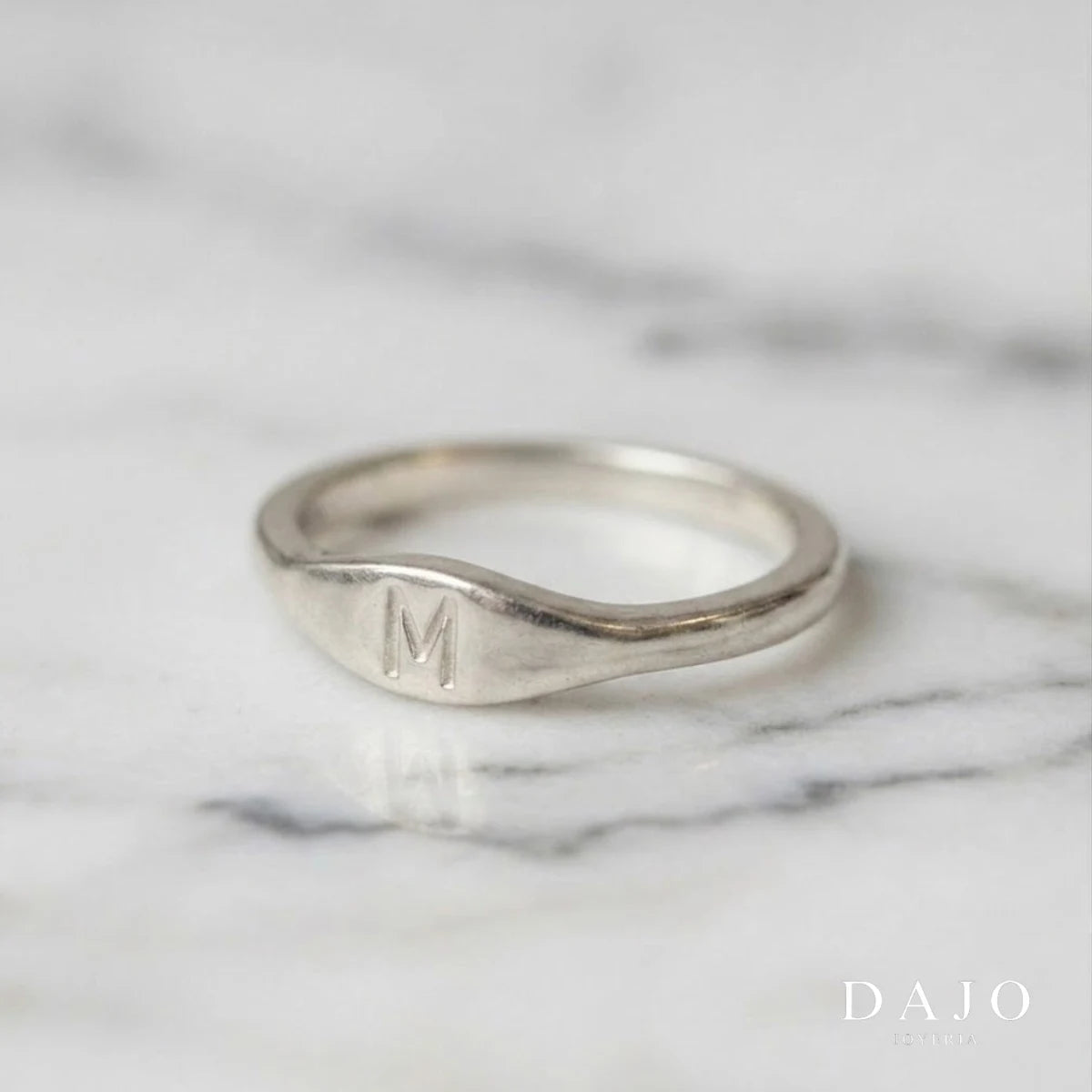 Anillo Thai con Inicial plata .925 - regalo para novia o mama | DAJO Joyeria [Plata punzón]