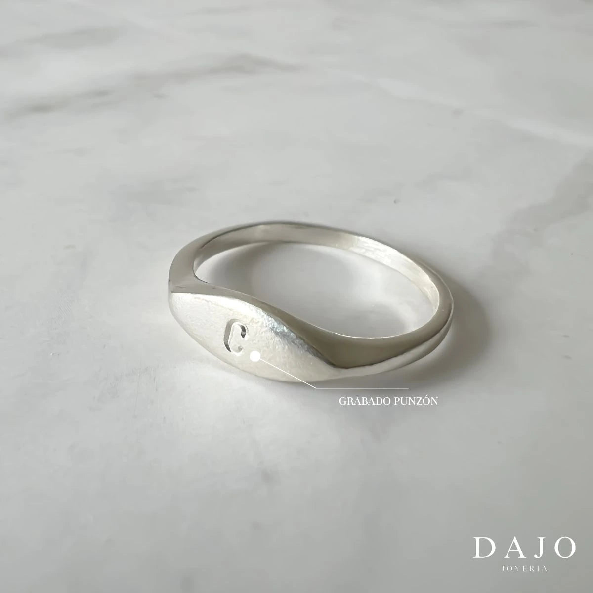 Anillo Botánica con Inicial