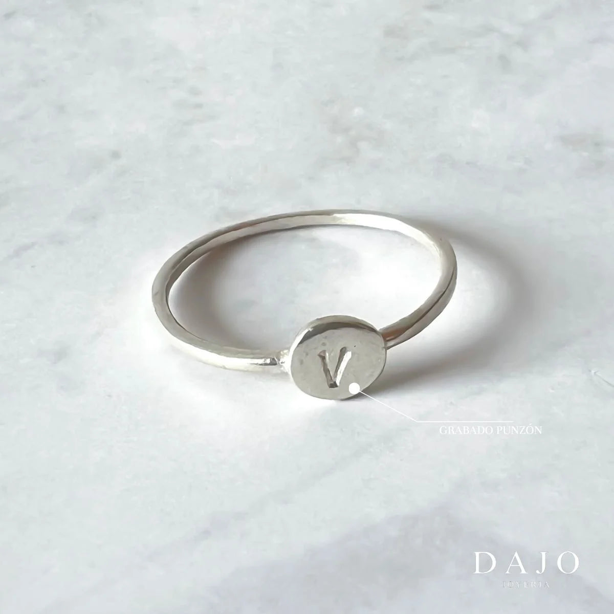 Anillo Redondo Pequeño con Inicial