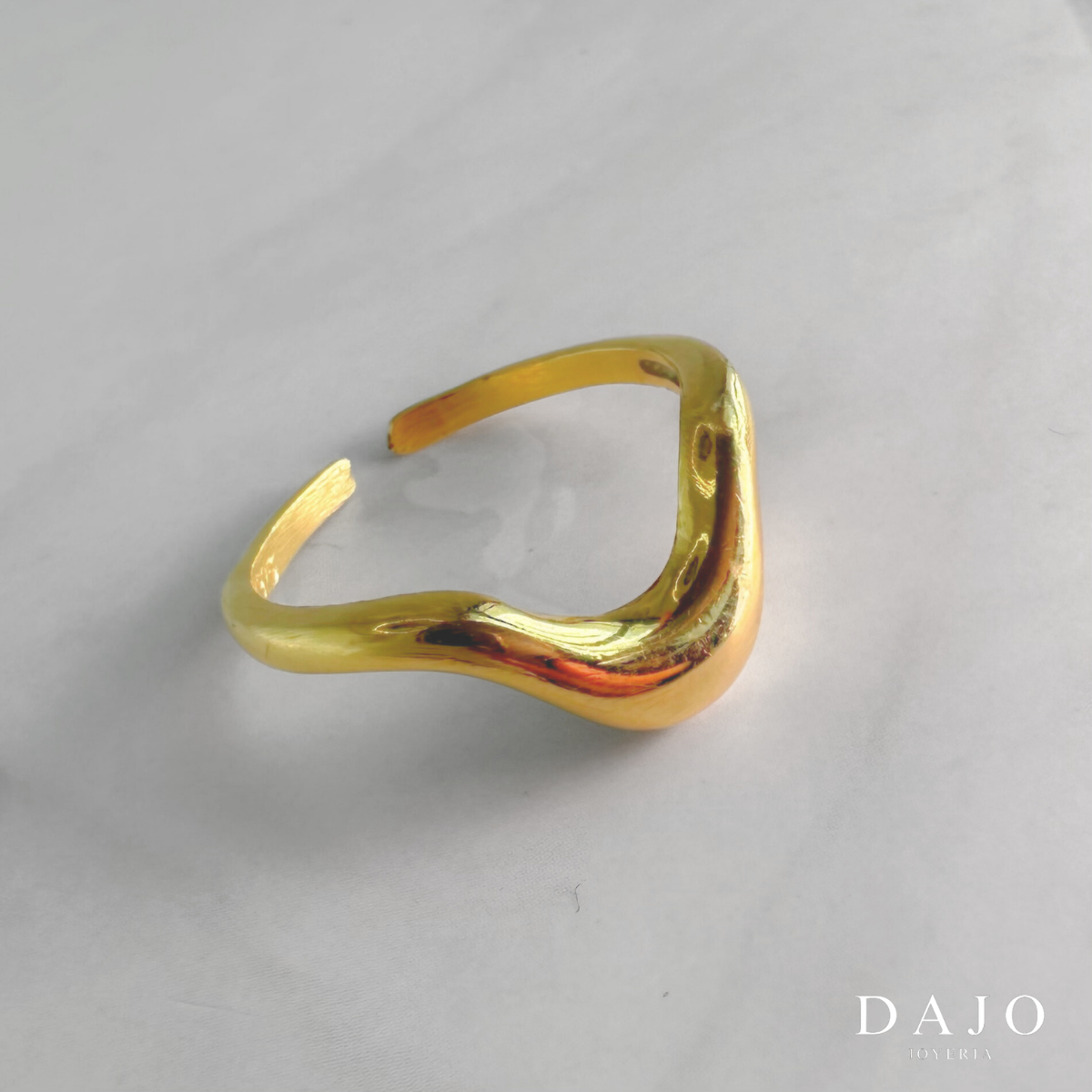 Joyería Anillo de Oro Vermeil Anillo de Plata .925 cubierto de Oro de 14K Oro de 14 quilates estilo liquido diseño ajustable artesanal mexicano con forma del liquido que se derrite