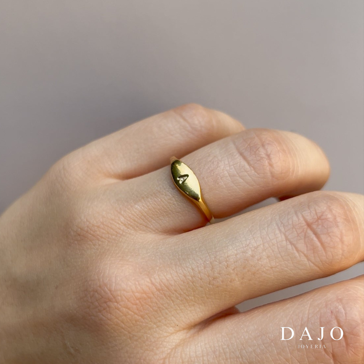 Anillo Botánica con Inicial