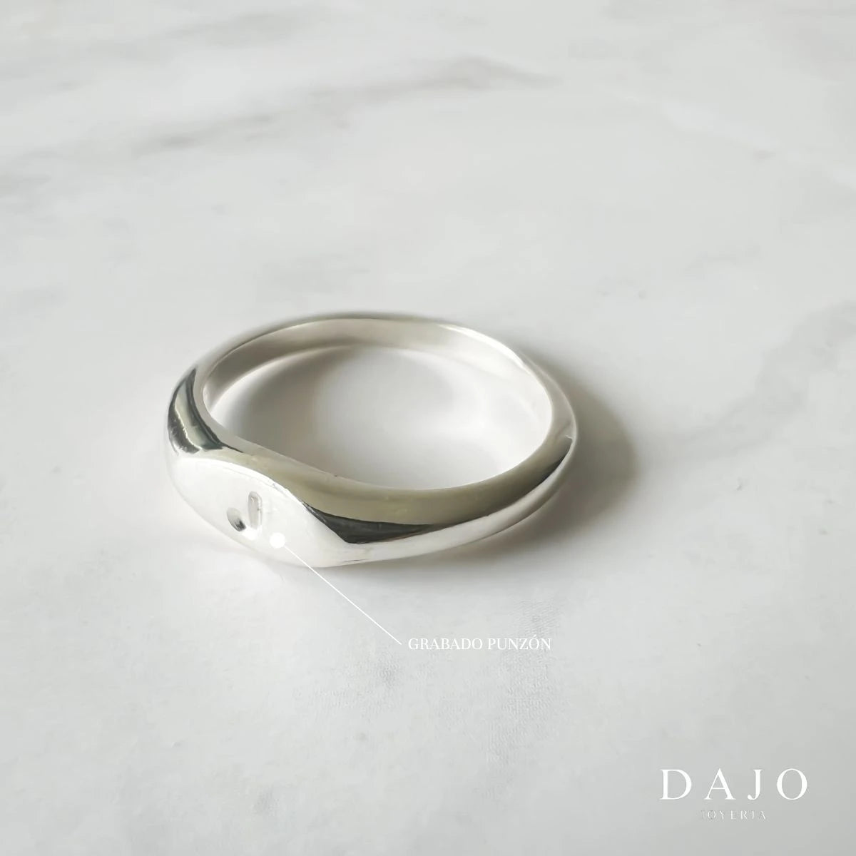Anillo Oval con Inicial