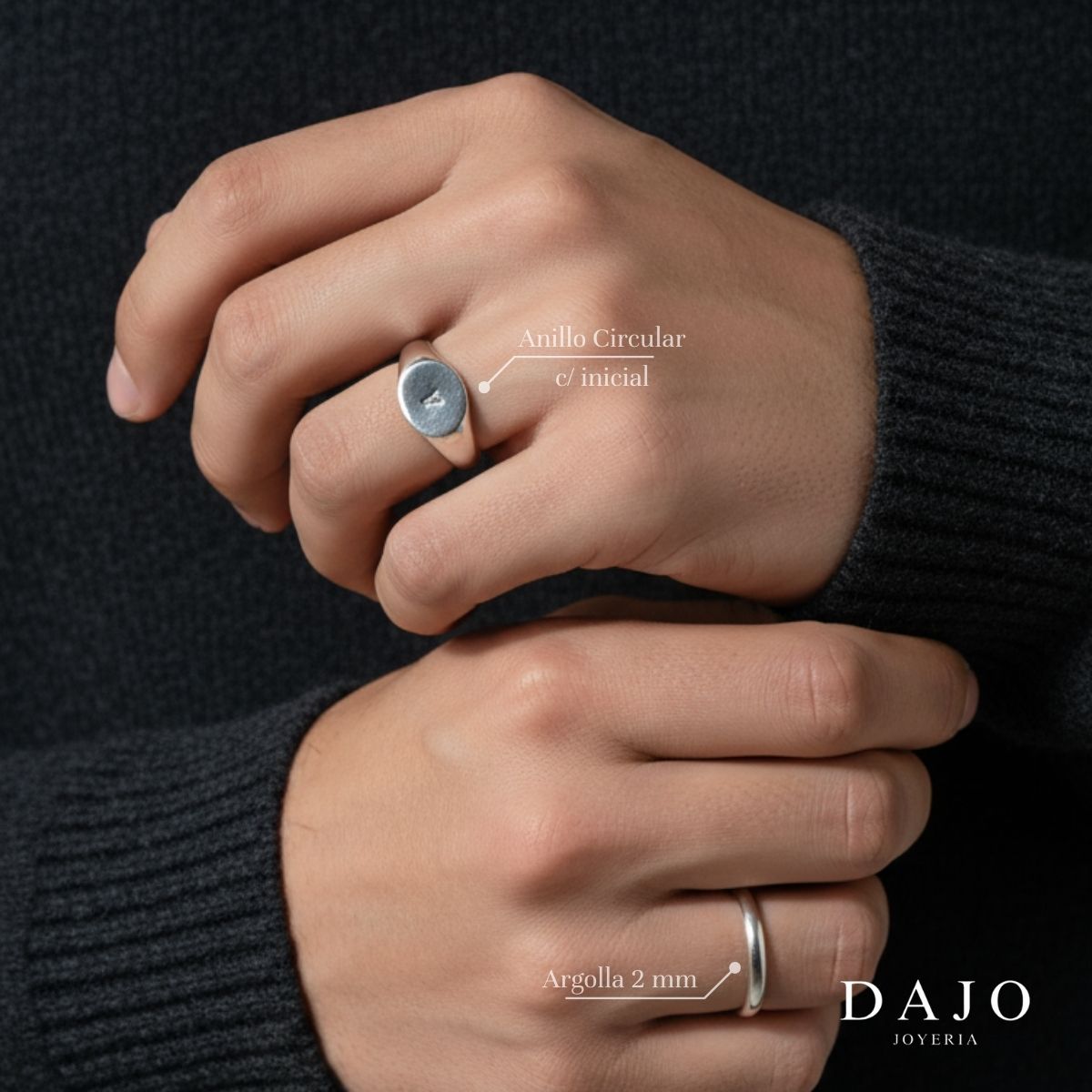 Manos hombre con anillos de plata .925 personalizados con inicial ejegantes