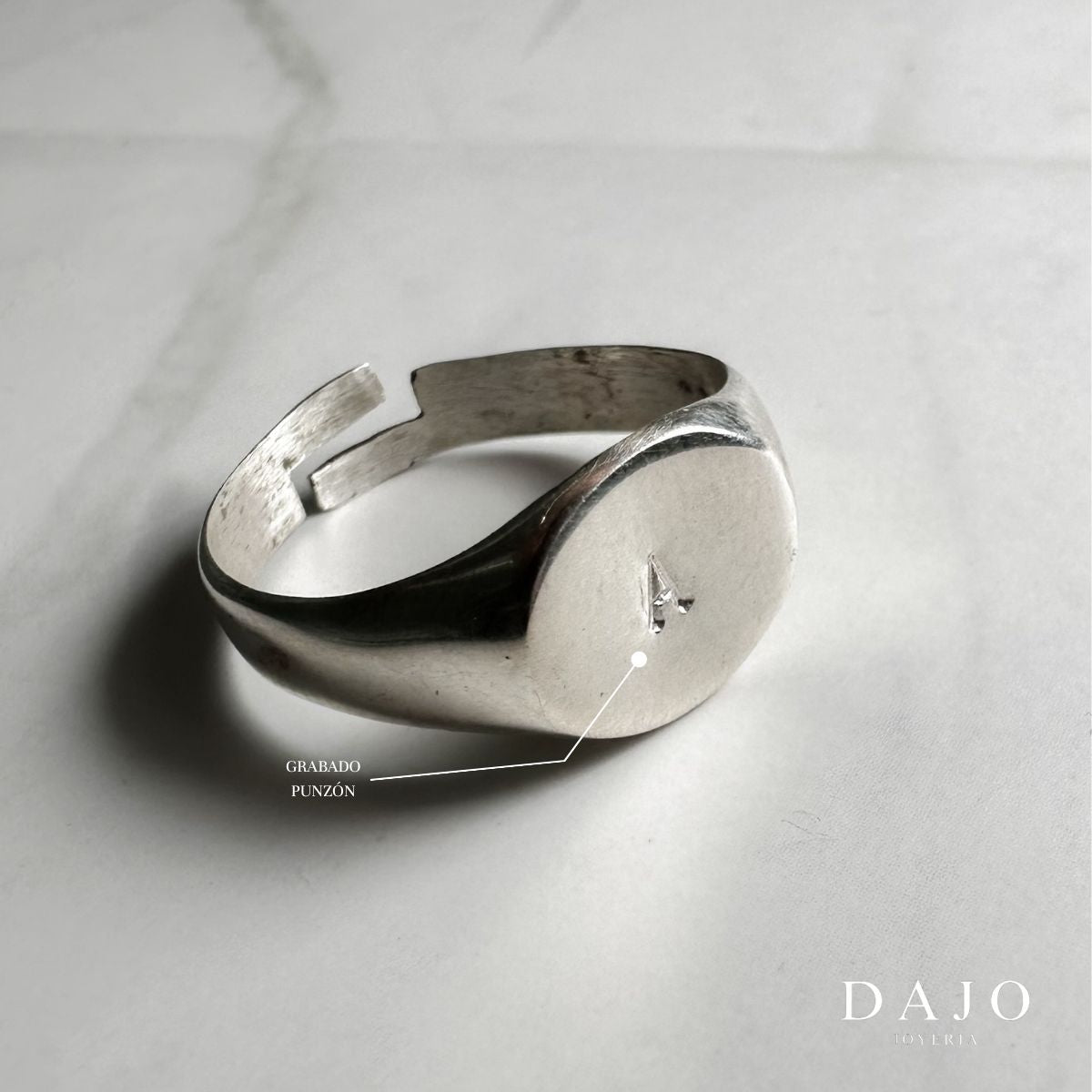 Anillo Circular con Inicial