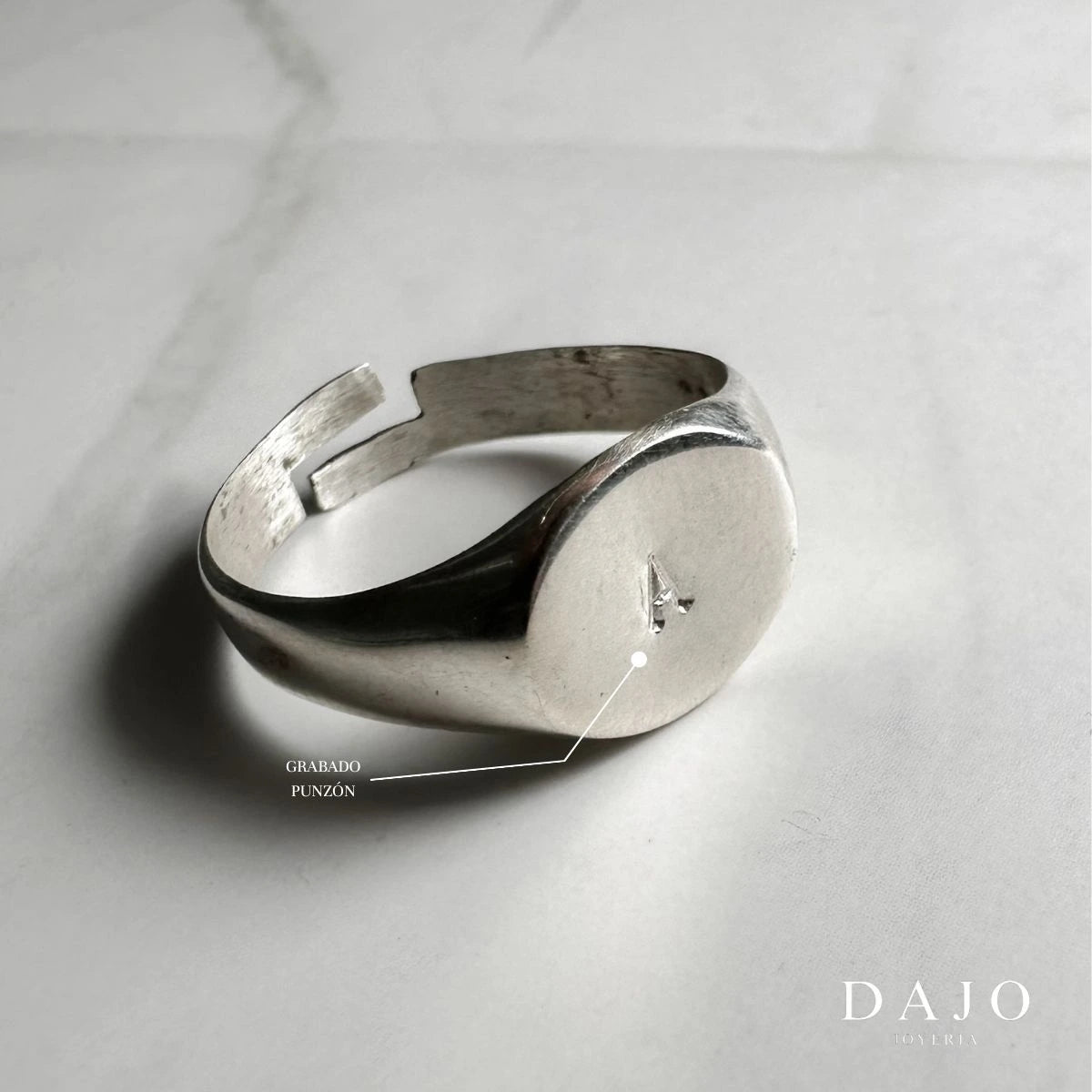 Anillo Circular con Inicial