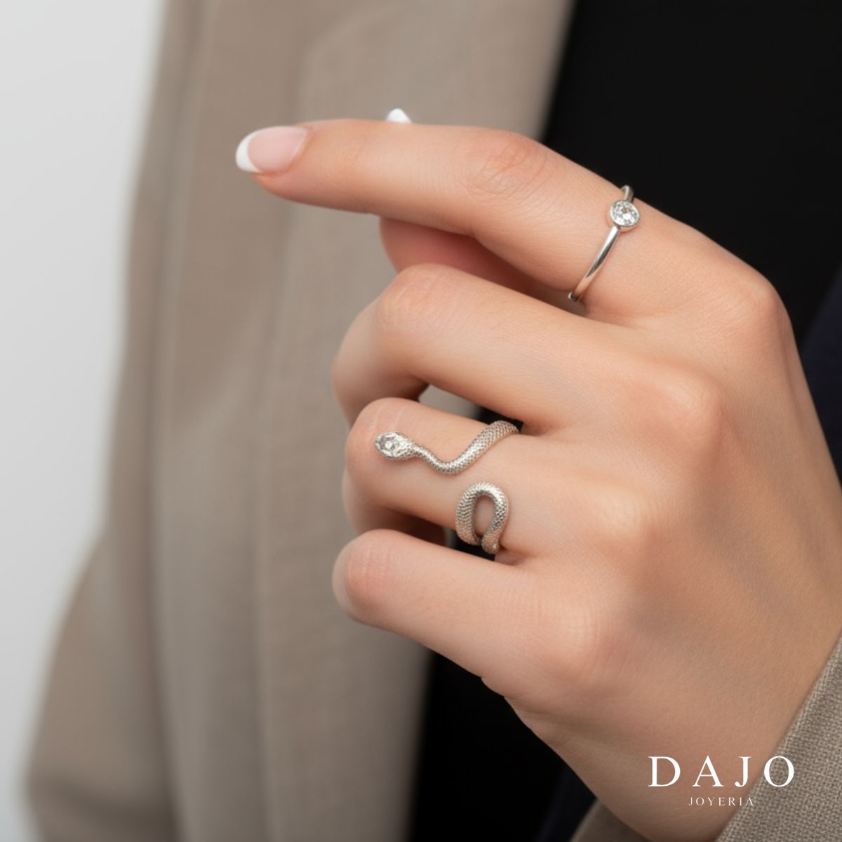 Joyería conjunto set combinación anillos de plata .925 anillo serpiente víbora en modelo mujer dama manos