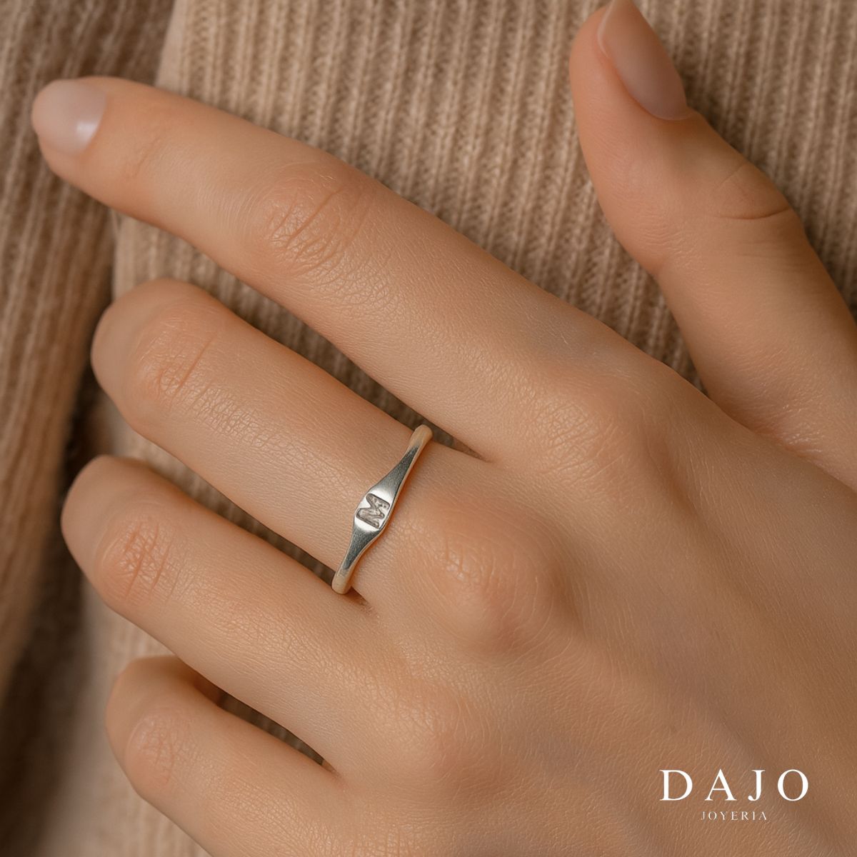 Anillo Thai con Inicial