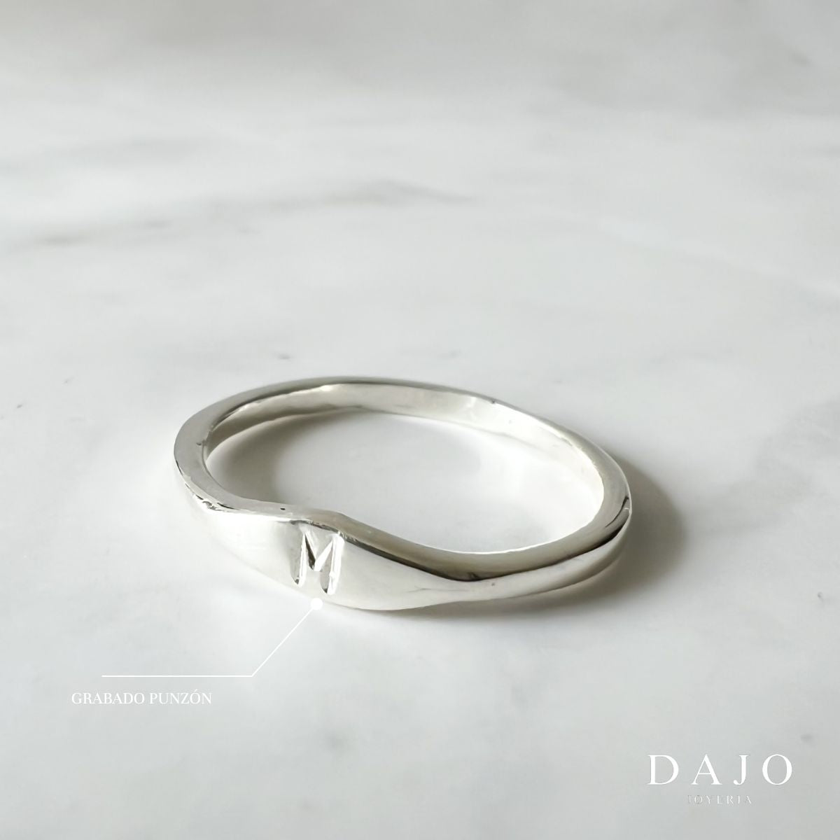 Anillo Thai con Inicial