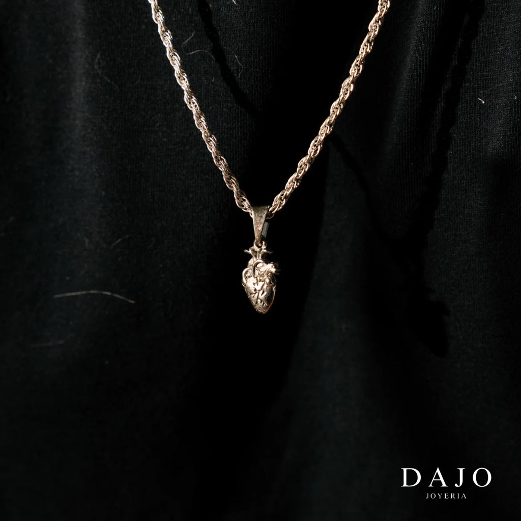 Dije Corazón Anatómico plata .925, pieza hecha a mano en México | DAJO