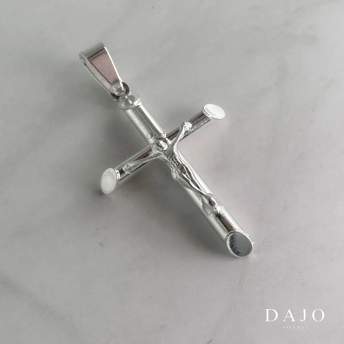 Dije Crucifijo plata .925, pieza hecha a mano en México | DAJO