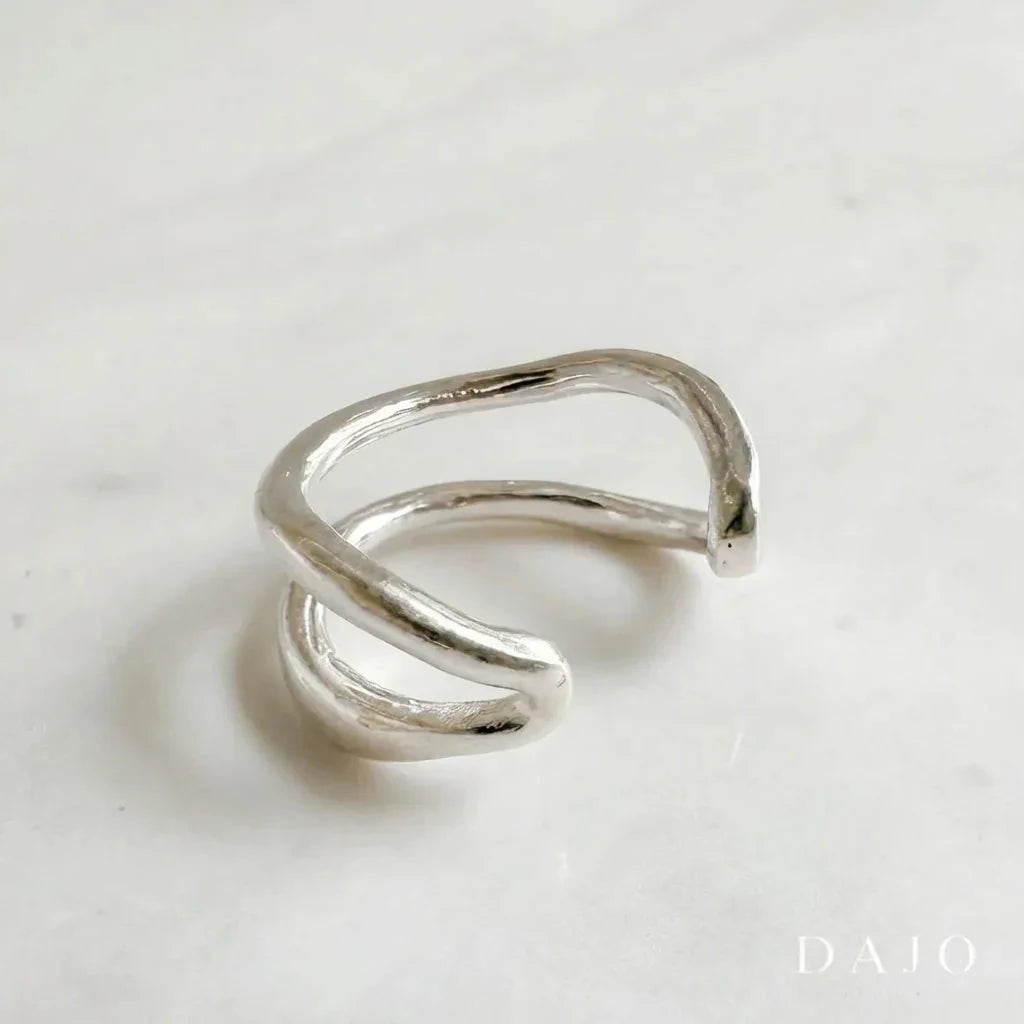 Earcuff Endless plata .925, pieza hecha a mano en México | DAJO
