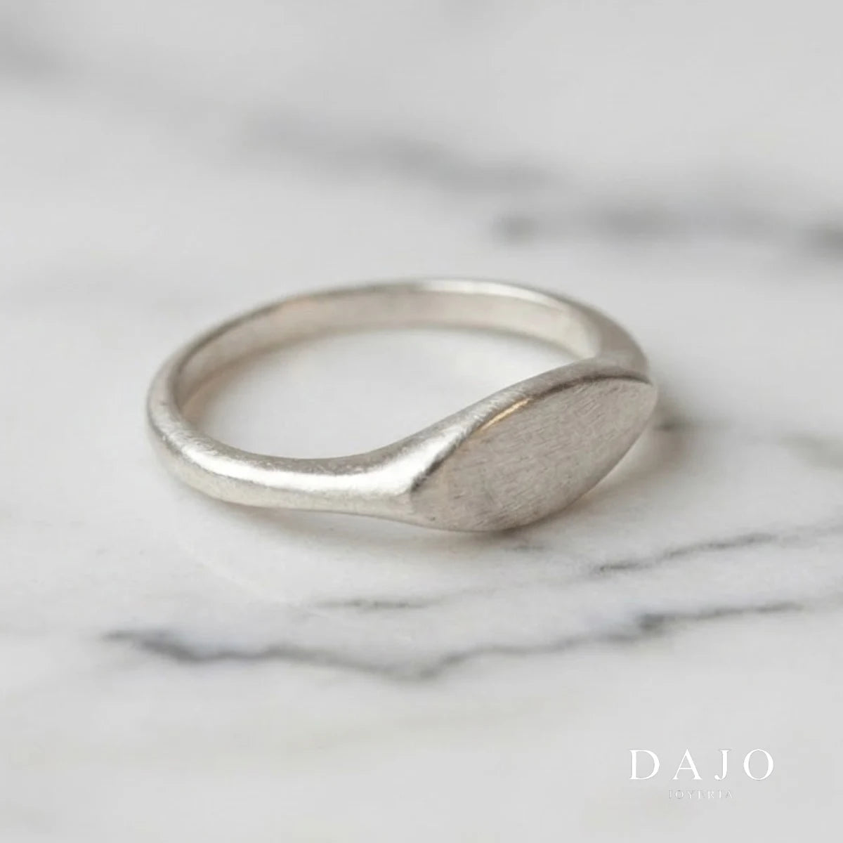 Anillo Botánica con Inicial