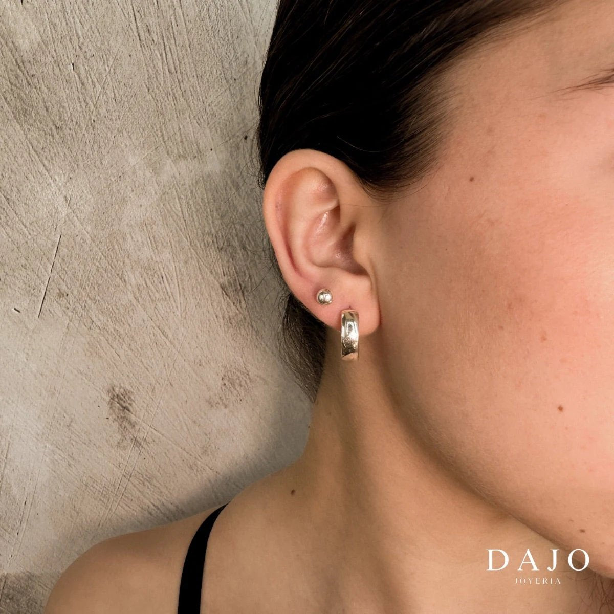 Arete Huggie 2 cm plata .925 - regalo para novia o mama | DAJO Joyeria