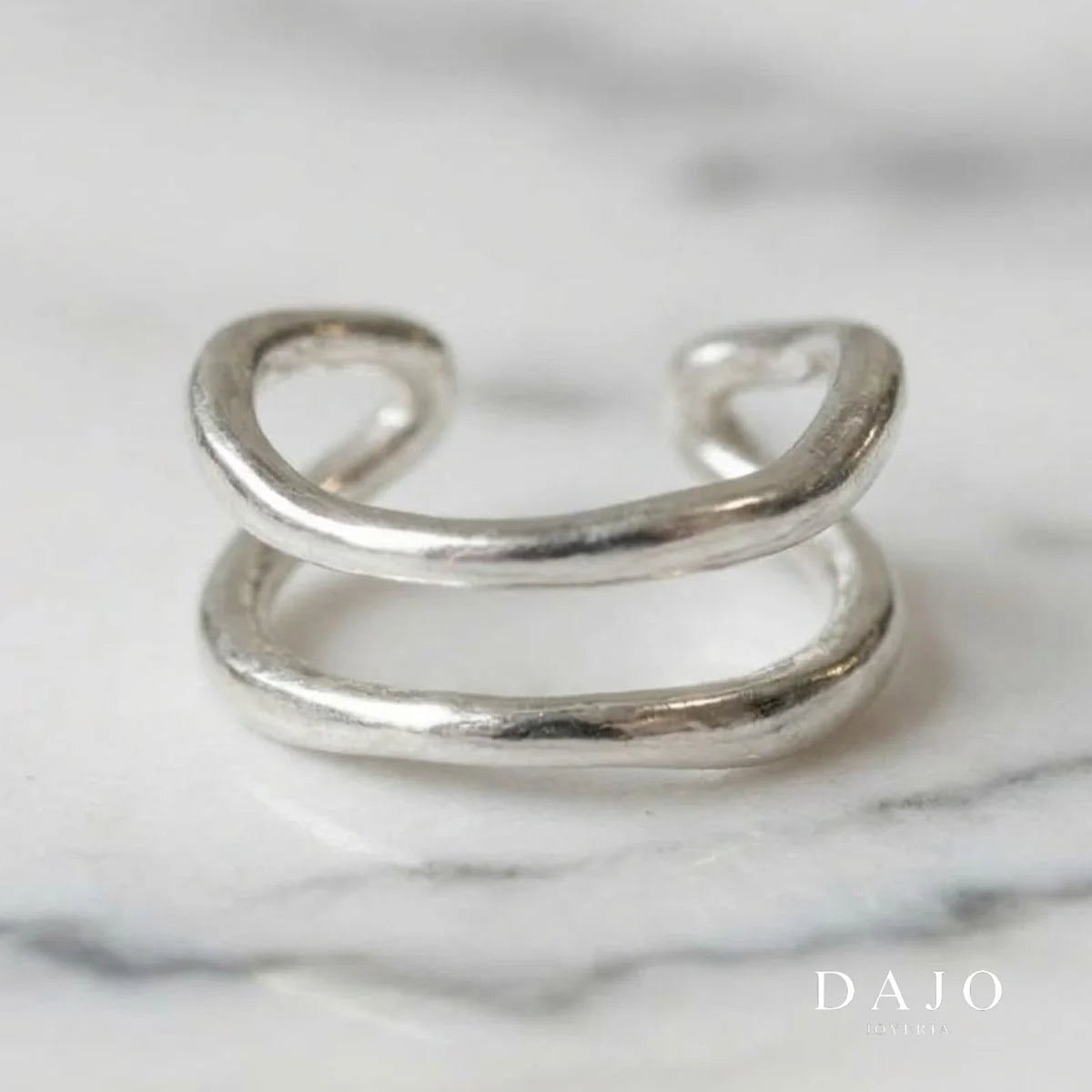Earcuff Endless plata .925, pieza hecha a mano en México | DAJO