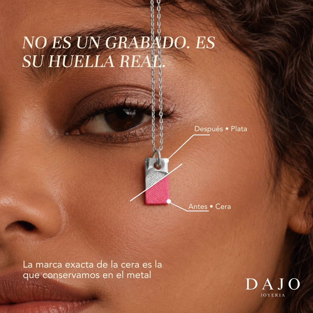 Dije Marco con huella mitad en cera rosa y mitad en plata: no es un grabado, es su huella real [v2]